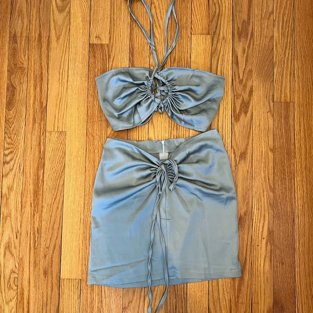Matching set - Picture 1 of 3